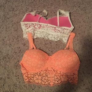 2 Victoria's Secret bras