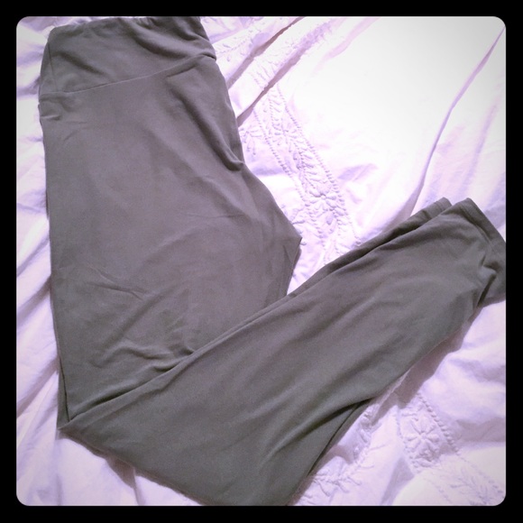 LuLaRoe tall and curvy olive leggings