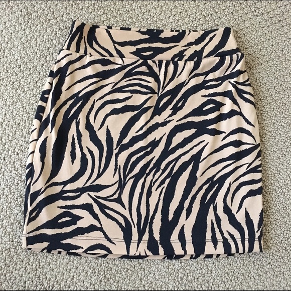 NWOT forever 21 tiger stripe bodycon skirt