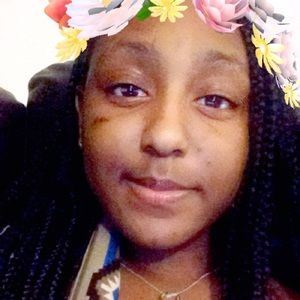 Meet your Posher, Nia