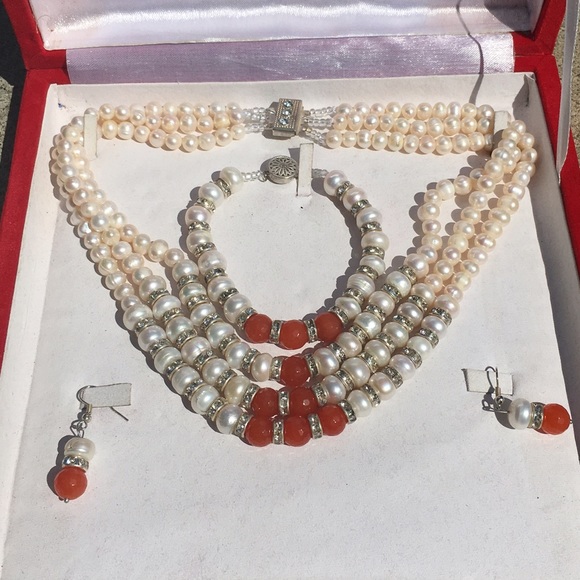 Genuine and Authentic Jewelry set very gorgeous💕