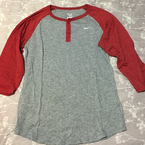 Nike baseball tee, size M