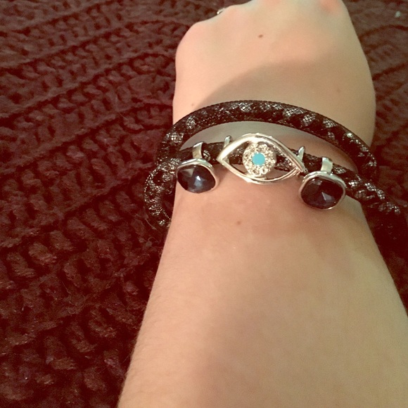 Protective eye wrap bracelet