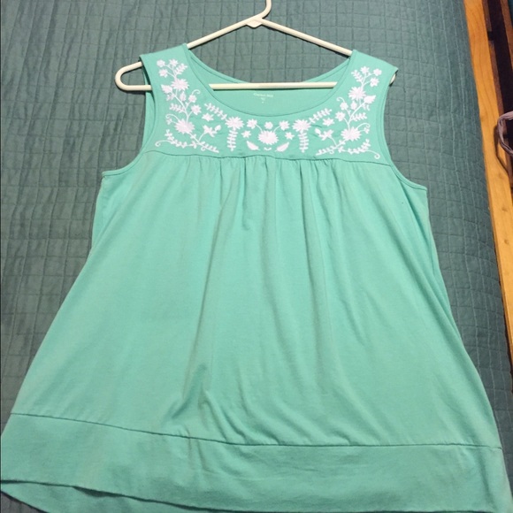 Garnet Hill embroidered tank top sea foam green