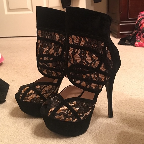 NWOT black platform stilettos with lace detail