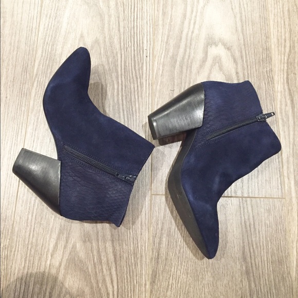 Shoemint Dark Blue Pointed Toe Heel Booties