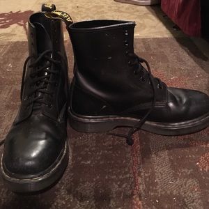 Size 9 black doc marten boots