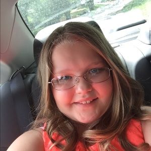 Meet your Posher, Olivia