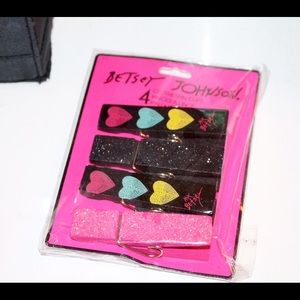 Betsey Johnson Clothespin Clips. (4)