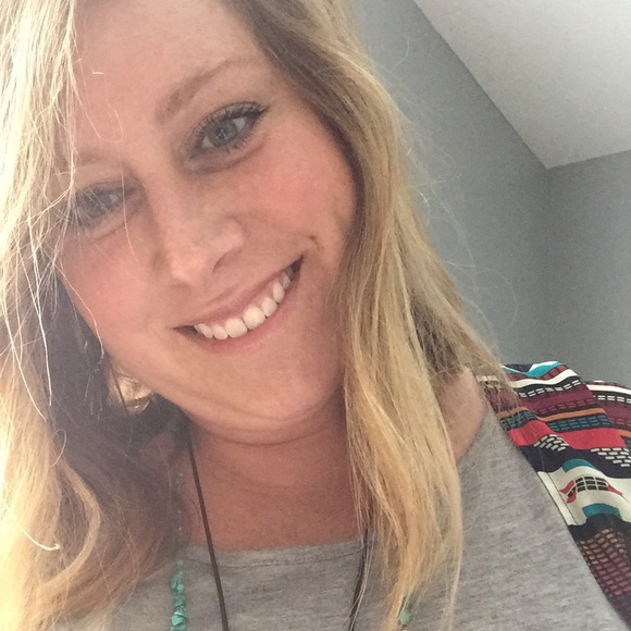 Meet your Posher, Betsy - Picture 2 of 2