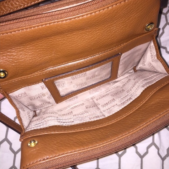 Michael Kors crossbody bag - Picture 2 of 4