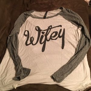 "Wifey" shirt.