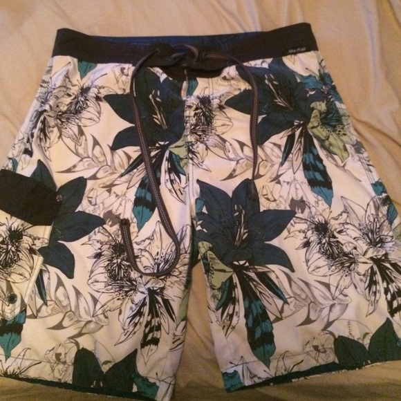 Marc ecko cut & sew board shorts sz 34 - Picture 1 of 4
