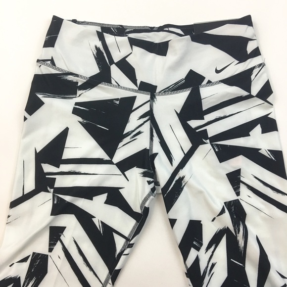 NIKE Dri-Fit Legend 2.0 Floe Training Tights - Picture 2 of 3