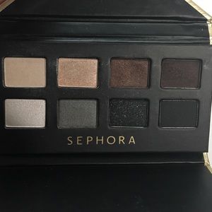 Travel size eyeshadow pallet from Sephora