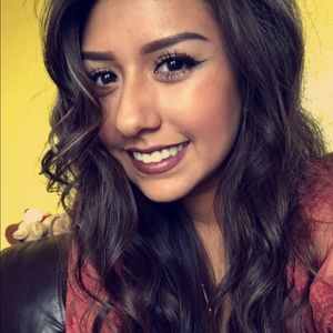 Meet your Posher, Valeria