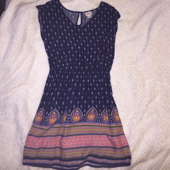 short sleeve dress