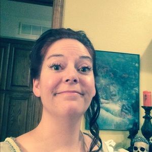 Meet your Posher, Laurie