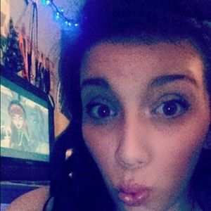 Meet your Posher, Madelyn