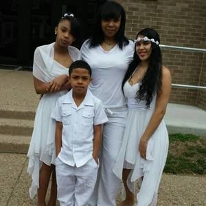 Meet your Posher, Elenita