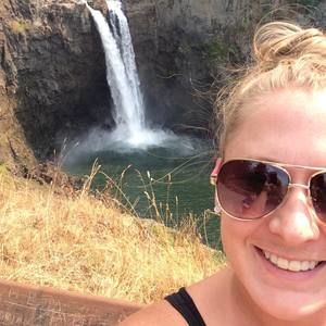 Meet your Posher, Stefani