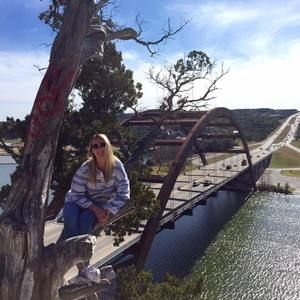 Meet your Posher, Julia