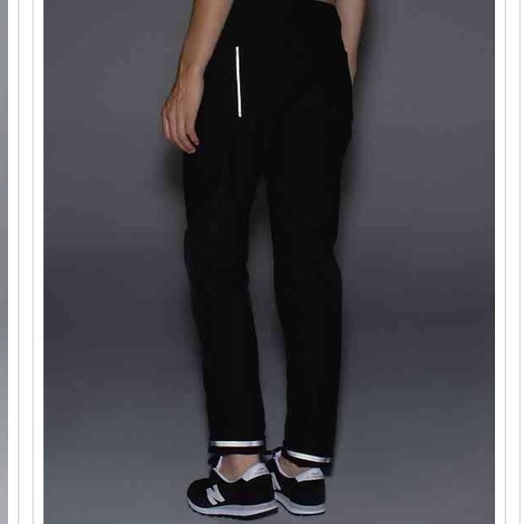 Lululemon day trip pants size 8