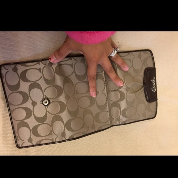 Coach Wallet: - Picture 3 of 3