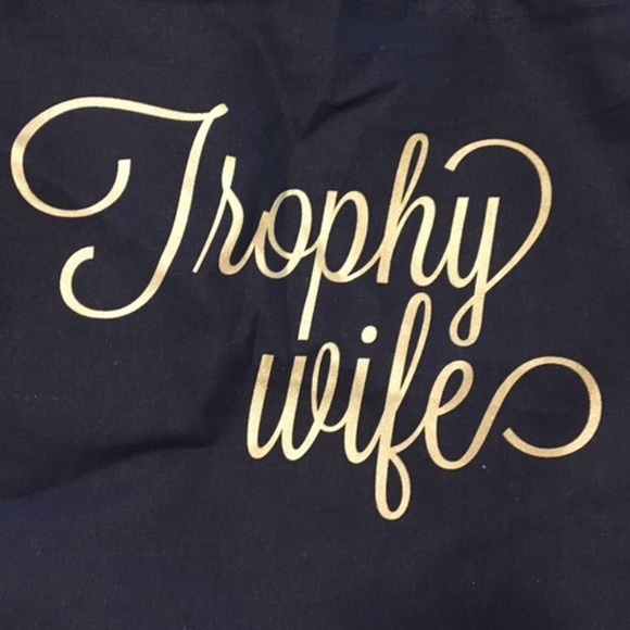 ❗️FINAL PRICE 👰🏼Trophy Wife tote 👰🏼 - Picture 4 of 4