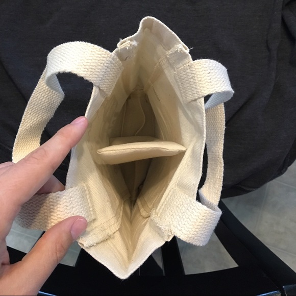 LAST ONE ๐ HP 10/1 ๐๐ทWine tote bag ๐ท - Picture 2 of 4