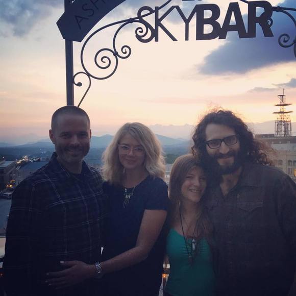 Meet your Posher, Eva - Picture 1 of 1