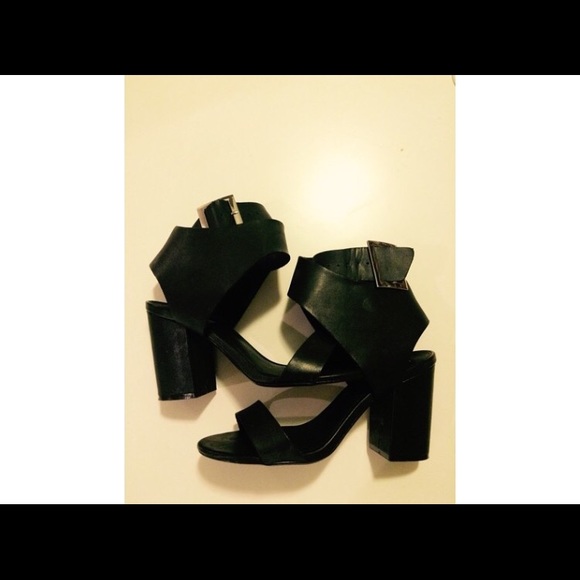 Steve Madden Black Block Heel Sandal