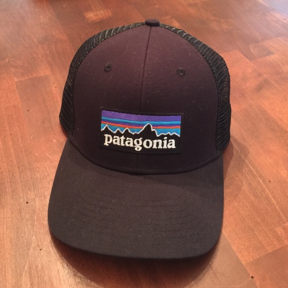 Patagonia P6 LoPro Trucker Hat Black