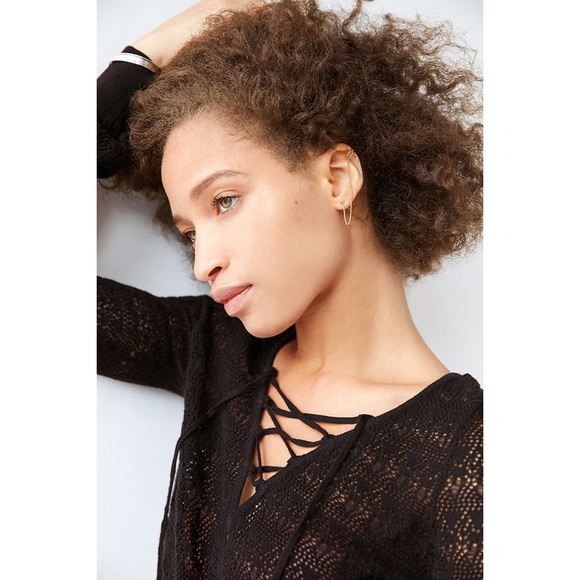 Urban Outfitters NWT Gold Plated Cuffed Earring - Picture 2 of 2