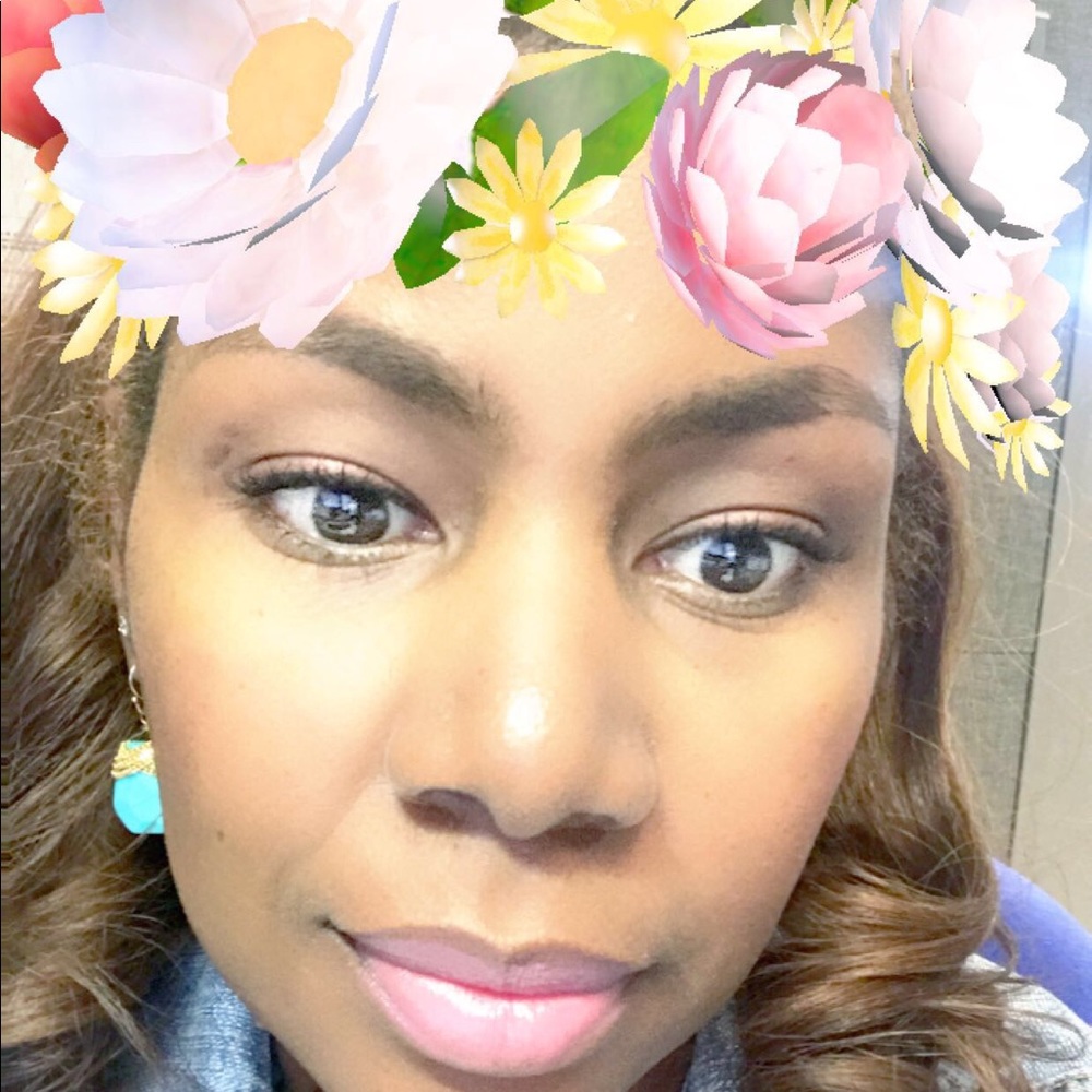 Meet your Posher, Dee