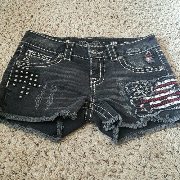 Miss me shorts with flag