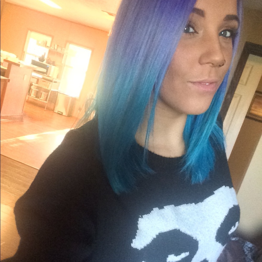 Meet your Posher, Ashley