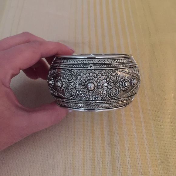 💥Fashion statement bangle💥 - Picture 2 of 3