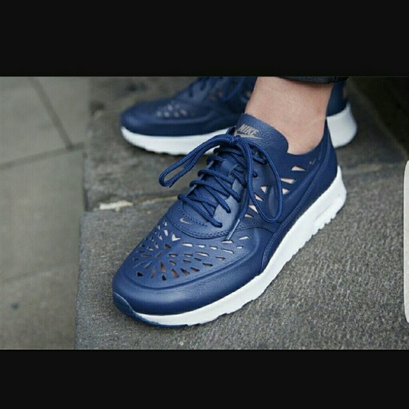 Nike Shoes - NIKE AIR MAX THEA JOLI