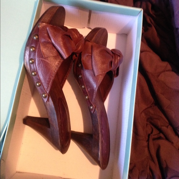 Worn once Gianni bini size 7