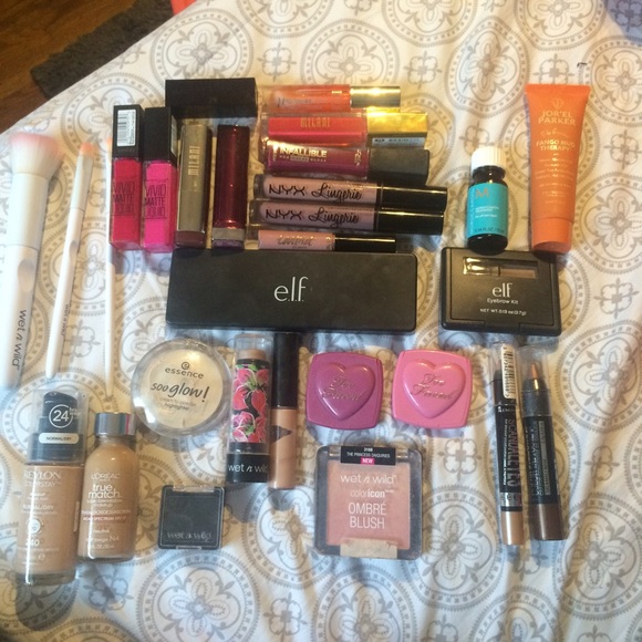 Makeup bundle