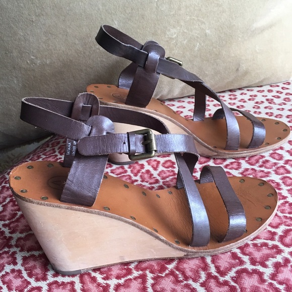 ASH Wood Wedges with Brass Stud Detailing - Picture 1 of 3
