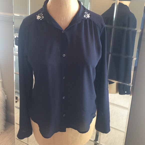 Abercrombie blouse w/ detailed collar