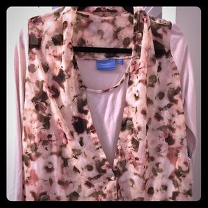 Simply Vera floral top NWT!