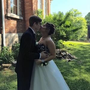 Meet your Posher, Alexis