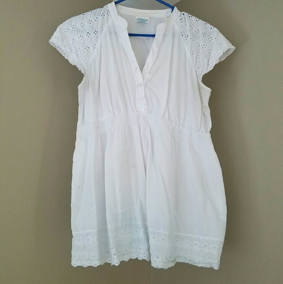 *25% off Bundles!* Maternity Eyelet blouse