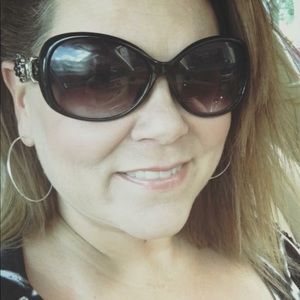 Meet your Posher, Angie