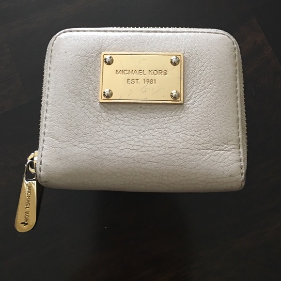 Michael Kors zipper wallet