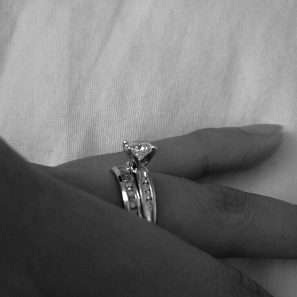 Engagement Ring & Wedding Band Set - Picture 2 of 4