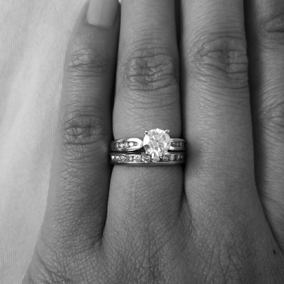 Engagement Ring & Wedding Band Set - Picture 3 of 4